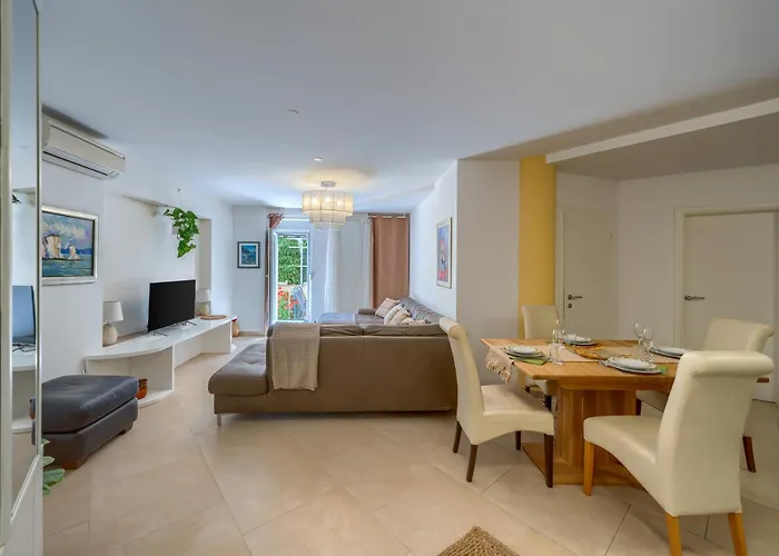 아파트 Iva - Znjan