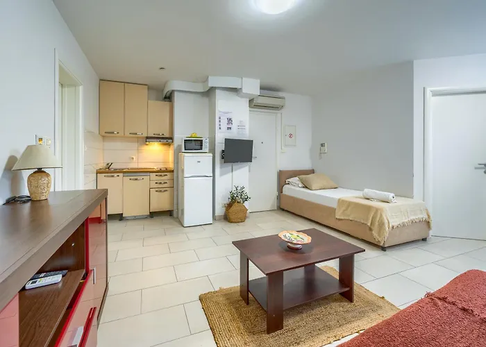 Iva - Znjan 아파트