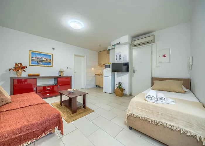 Iva - Znjan 아파트