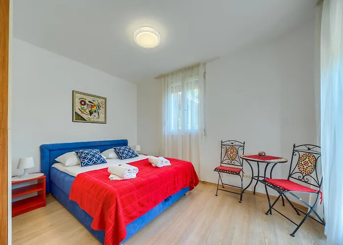 Iva - Znjan 아파트 *