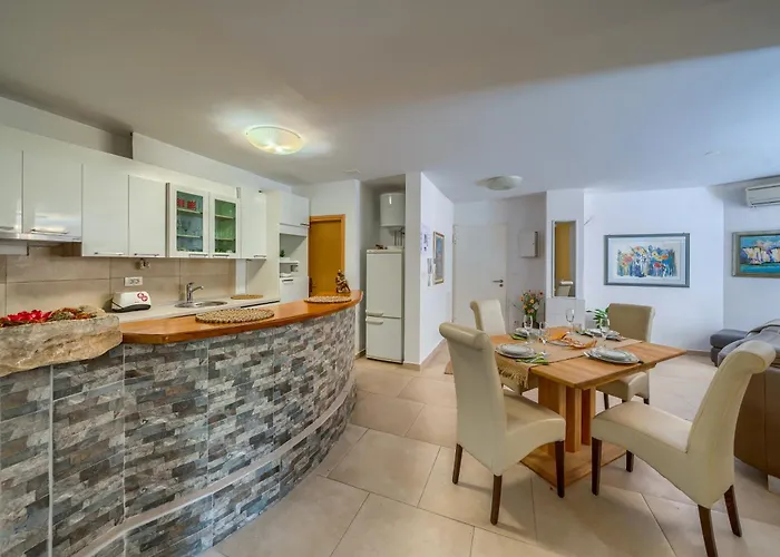 아파트 Iva - Znjan *