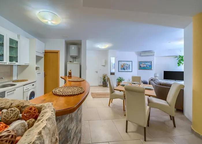 Iva - Znjan 아파트 스플리트