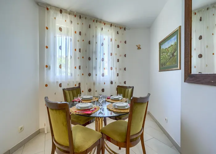 Iva - Znjan 아파트 *